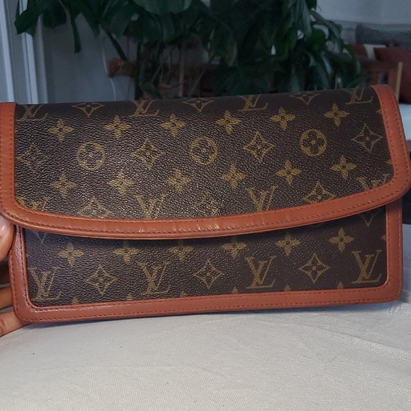 Louis Vuitton Brown and Tan Monogram Clutch - Picture 1 of 14